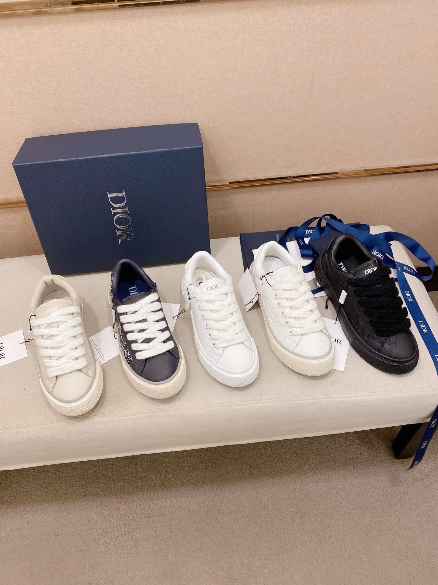 Factory price: 300 Men's shoes 💰[Dior·Dior] Top 🔍Couple style 💏🔍New casual sports style couple shoes, new four-season design, perfect workmanship, lace-up lazy style to create cabinet quality, upper: imported first-layer cowhide, sheepskin lining is soft and comfortable, ultra-light TPU wear-resistant outsole, simple, versatile fashion men's shoes, excellent color code number 35--44